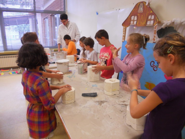 atelier-ecole-poterie-saint-vallier.jpg