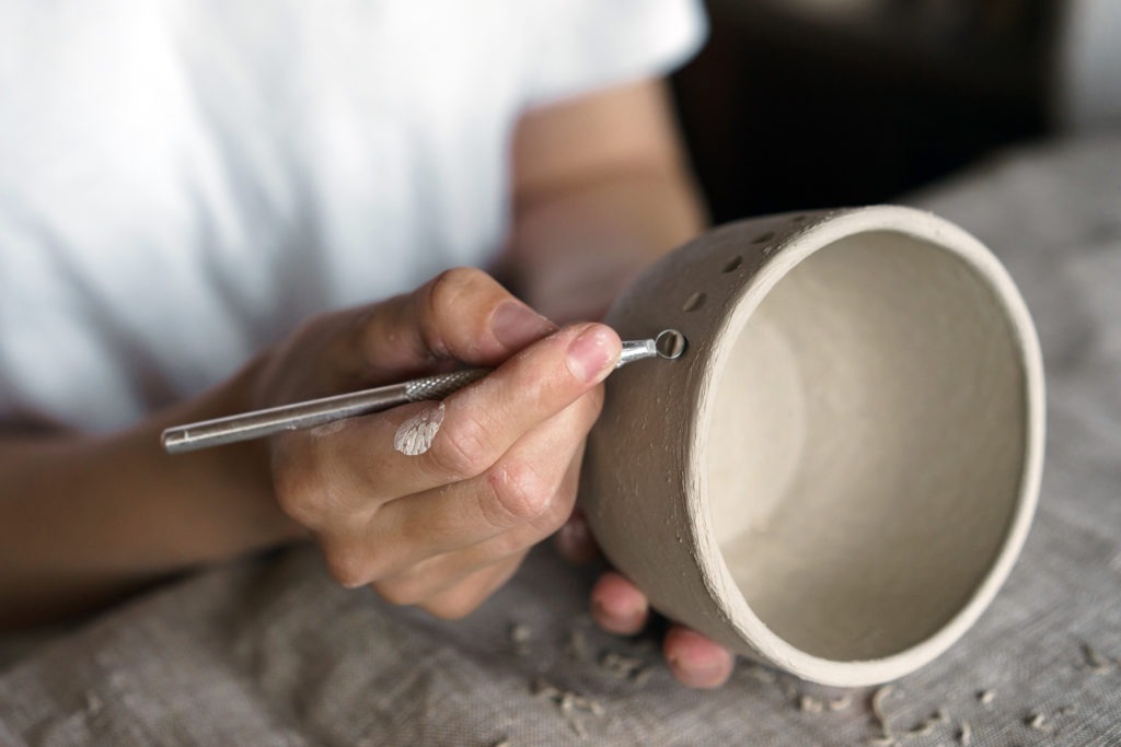 atelier-poterie-famille-creation-terre-bol