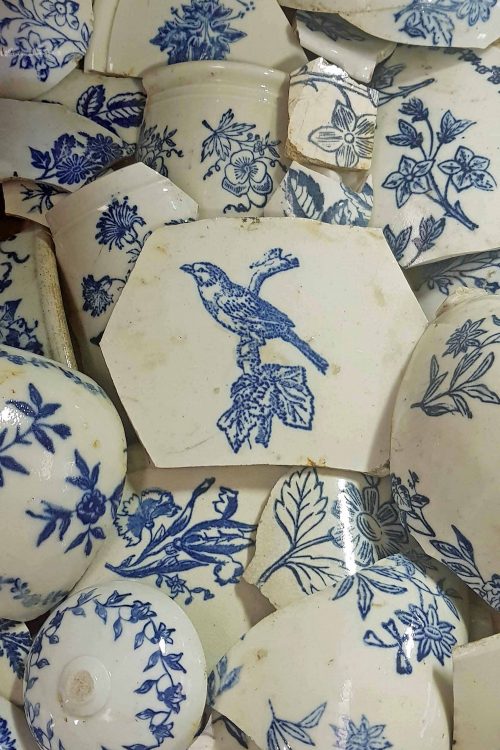 archeologie-inrap-tessons- bleus-de- saint-uze