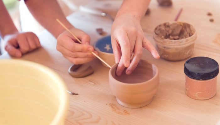 atelier-poterie-enfant-famille-terre-creation